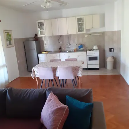 Apartment Mirjana *